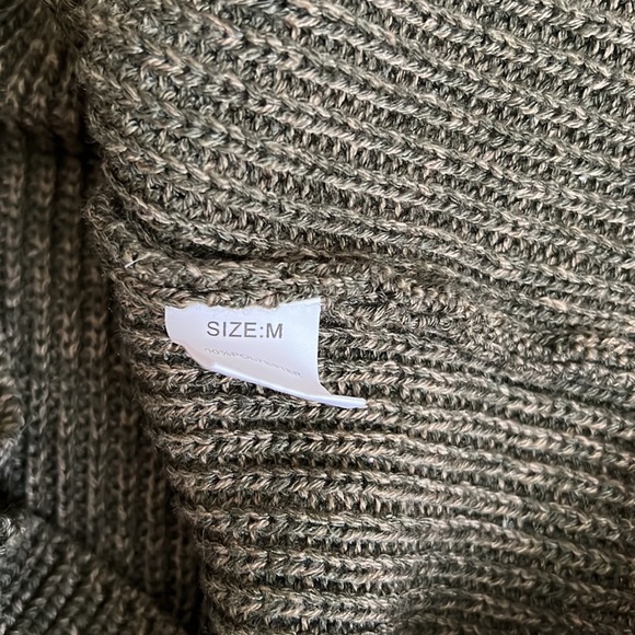 Quarter zip - Picture 2 of 2